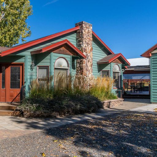 1627 SE Lynn Boulevard, Prineville, OR 97754 United States ...